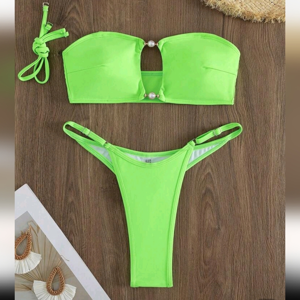 Thong bikini